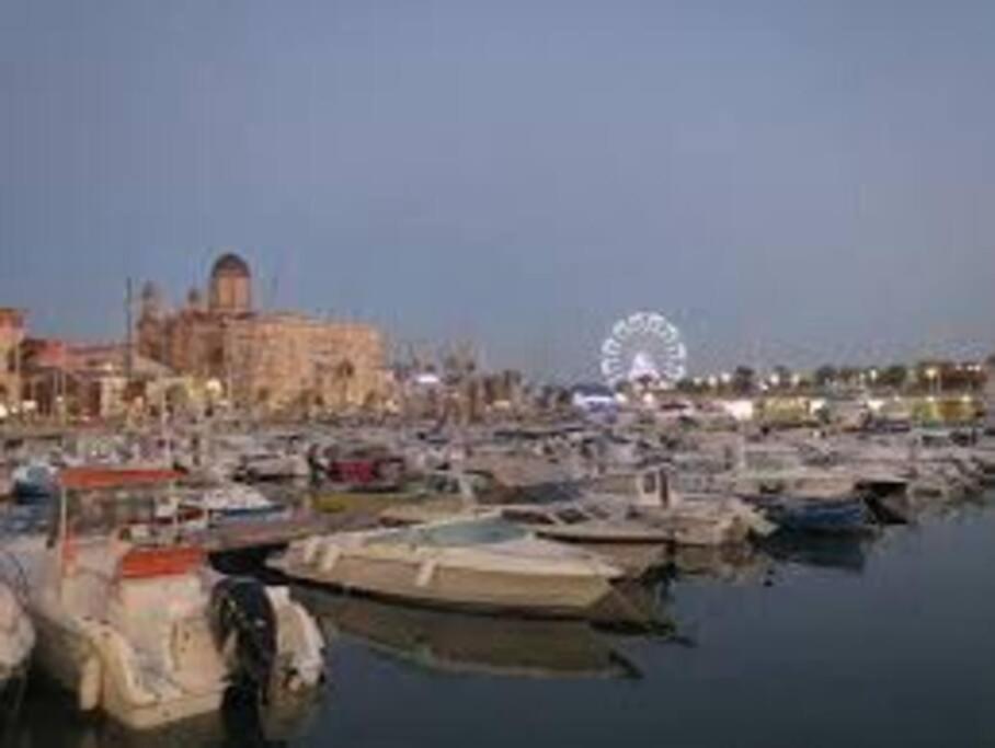 Votre Sejour Cosy A Frejus! Lejlighed Eksteriør billede